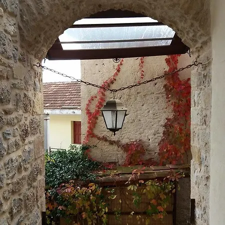阿若迪蔻可法拉里旅馆 Kefalárion